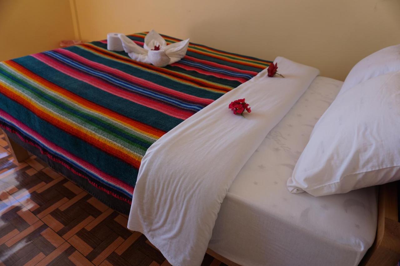 Tikawasi Homestay Comunidad Pueblo Isla Amantani Jose Luis Ocosuyo Exterior photo