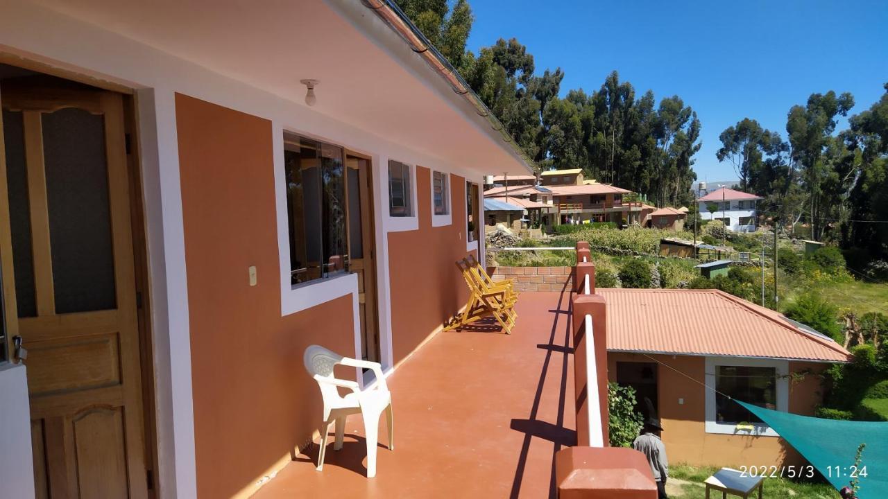Tikawasi Homestay Comunidad Pueblo Isla Amantani Jose Luis Ocosuyo Exterior photo